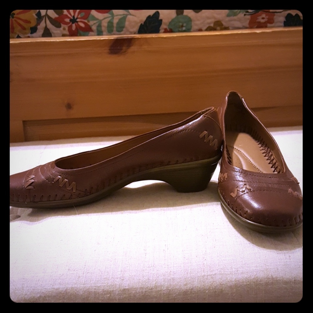 Brown flats 6.5 wide